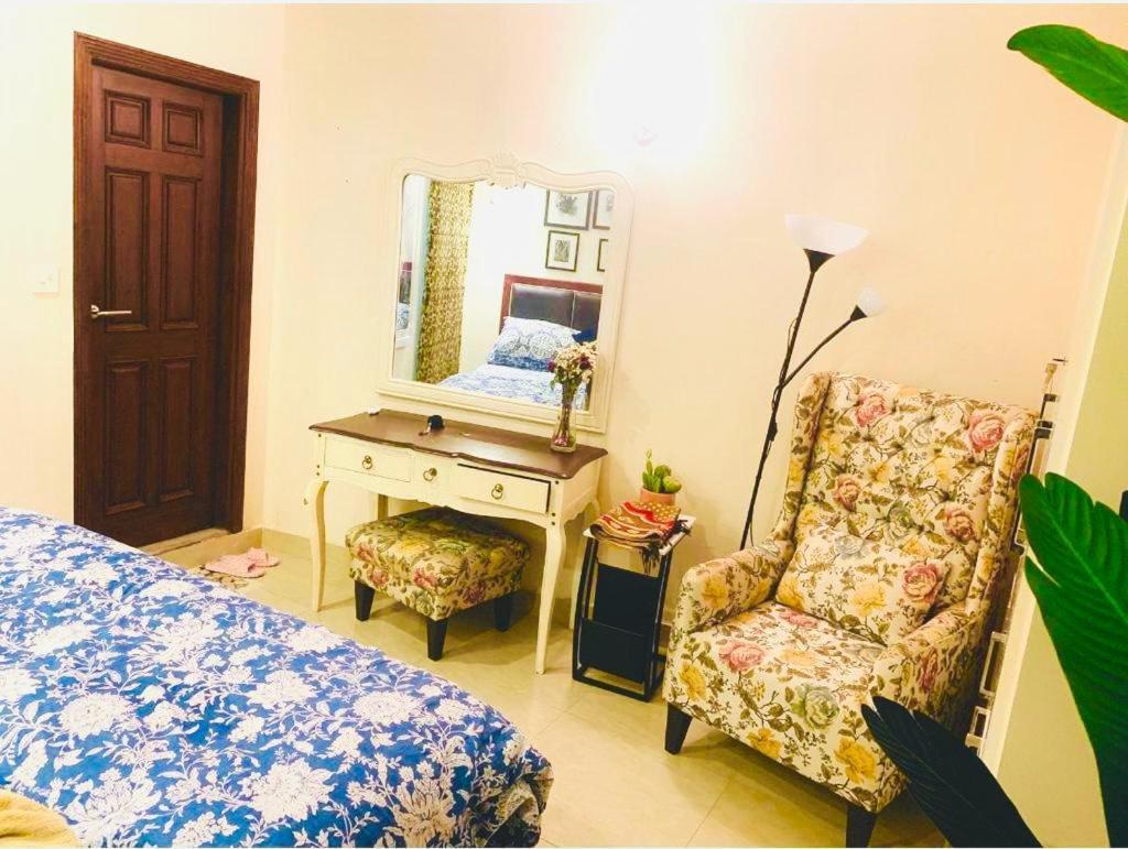 Stunning And Peaceful 1Bhk,Free Parking + Wifi Leilighet Islamabad Eksteriør bilde