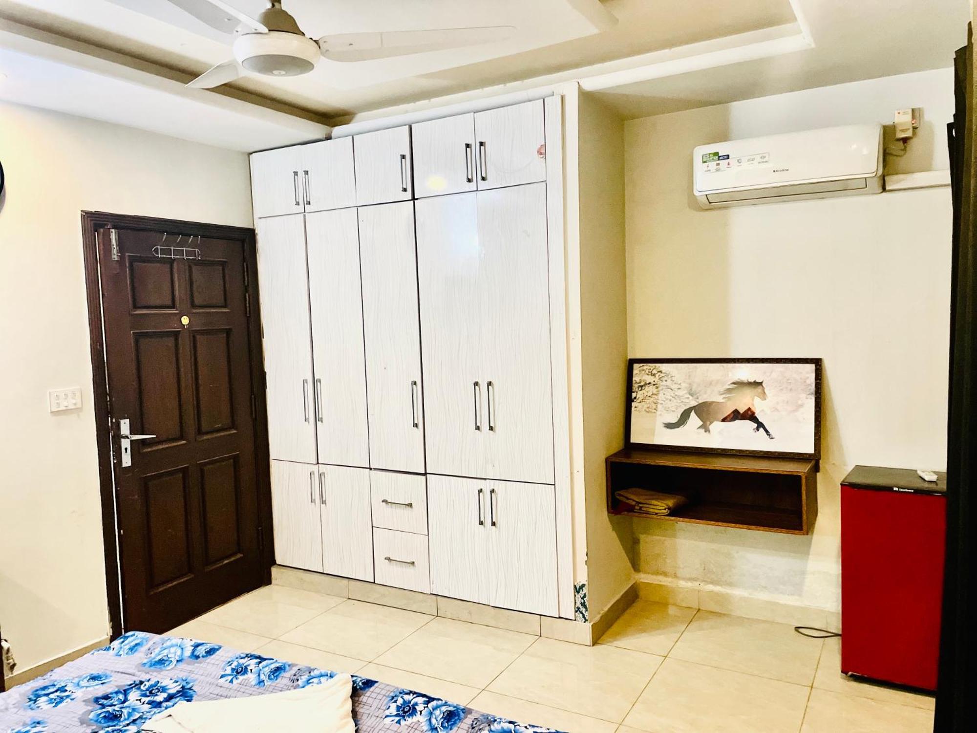 Stunning And Peaceful 1Bhk,Free Parking + Wifi Leilighet Islamabad Eksteriør bilde