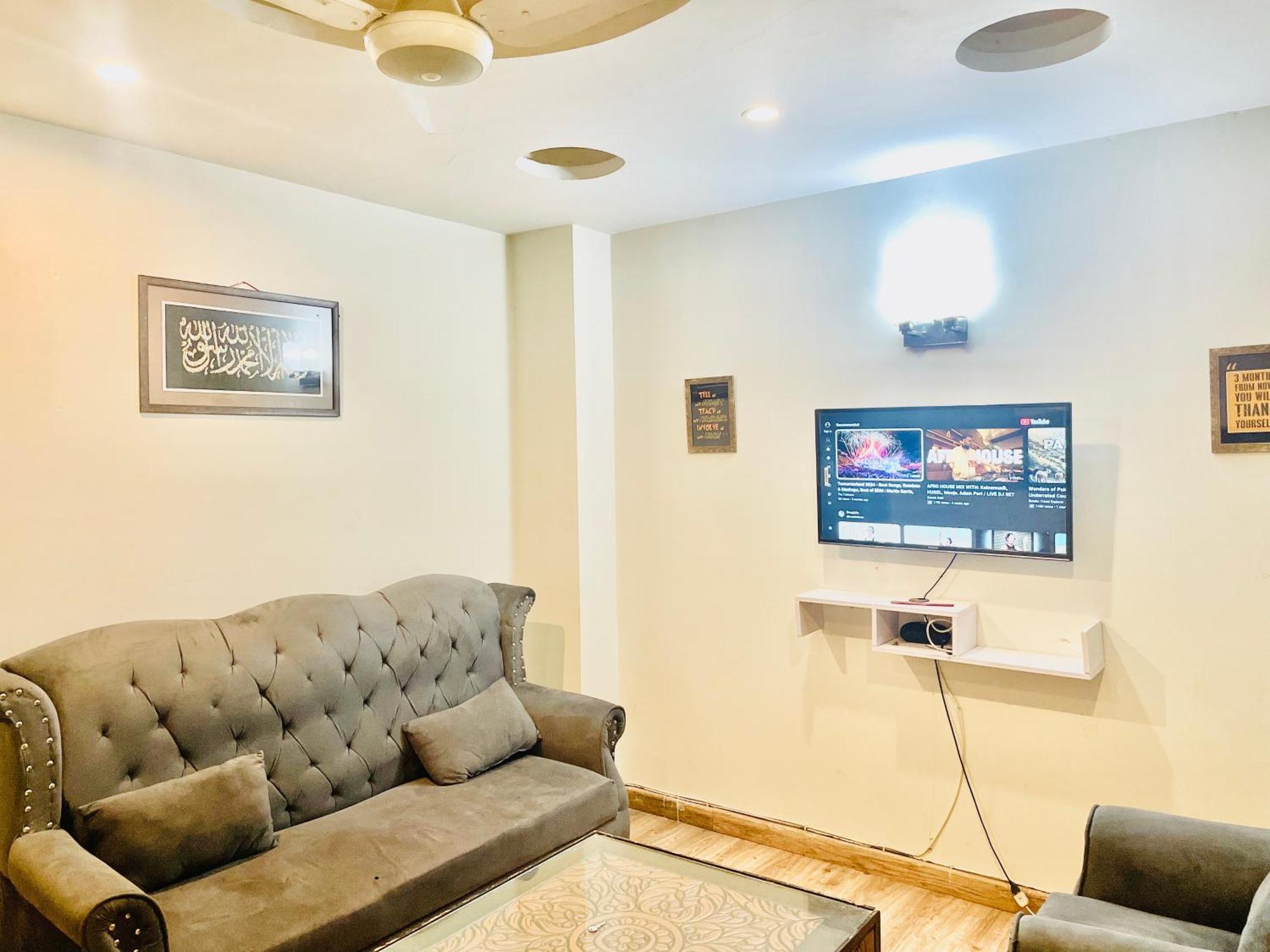 Stunning And Peaceful 1Bhk,Free Parking + Wifi Leilighet Islamabad Eksteriør bilde